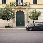 Tolli Colosseo Řím